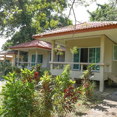Baansukjai Bungalows Ranong Luaran gambar