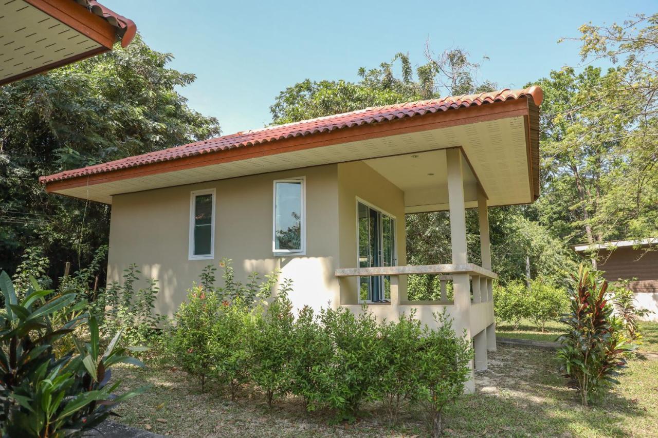 Baansukjai Bungalows Ranong Luaran gambar